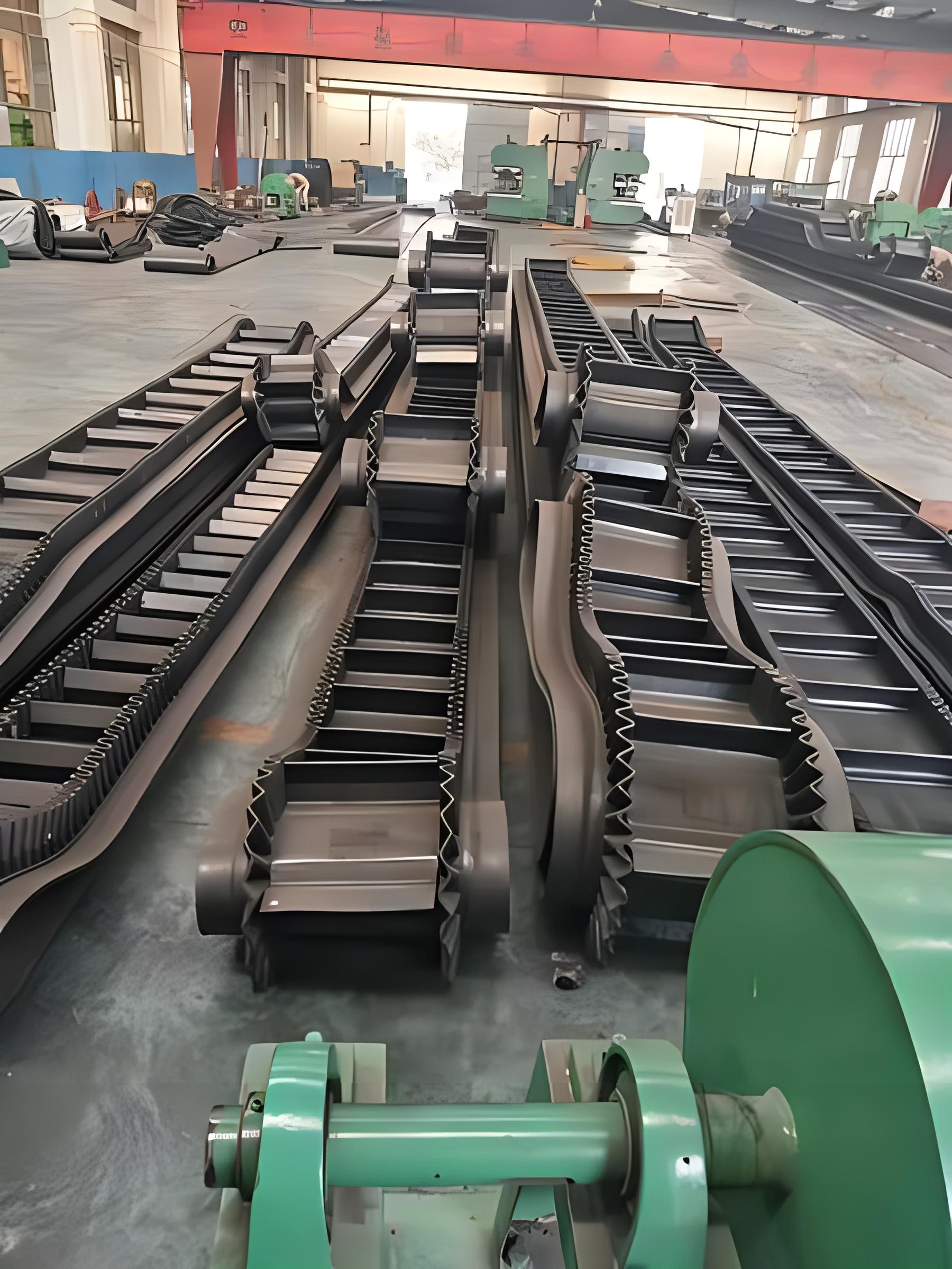 Industrial Bulk Corrugated Sidewall Rubber Conveyor Belts with cleats for Coal Mining Cement Quarry Crusher