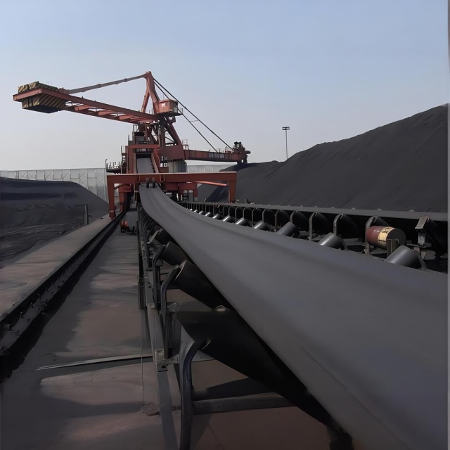 Pipe Conveyor Belt Used in Cement Industry, Ports, Electric Power Plants And Fertilizer Industry